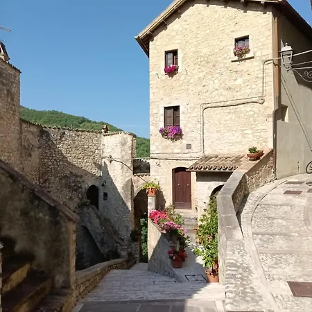 Casa Maga بيت ضيافة Vallo di Nera